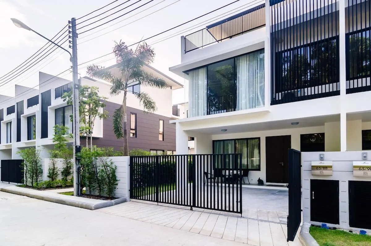 Property image - full photo 39