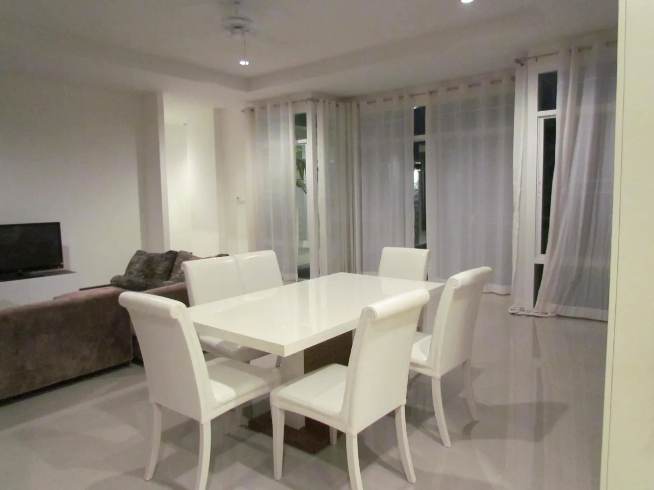 Property image - full photo 5