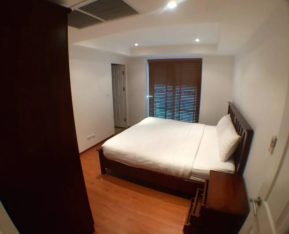 Property image - full photo 10
