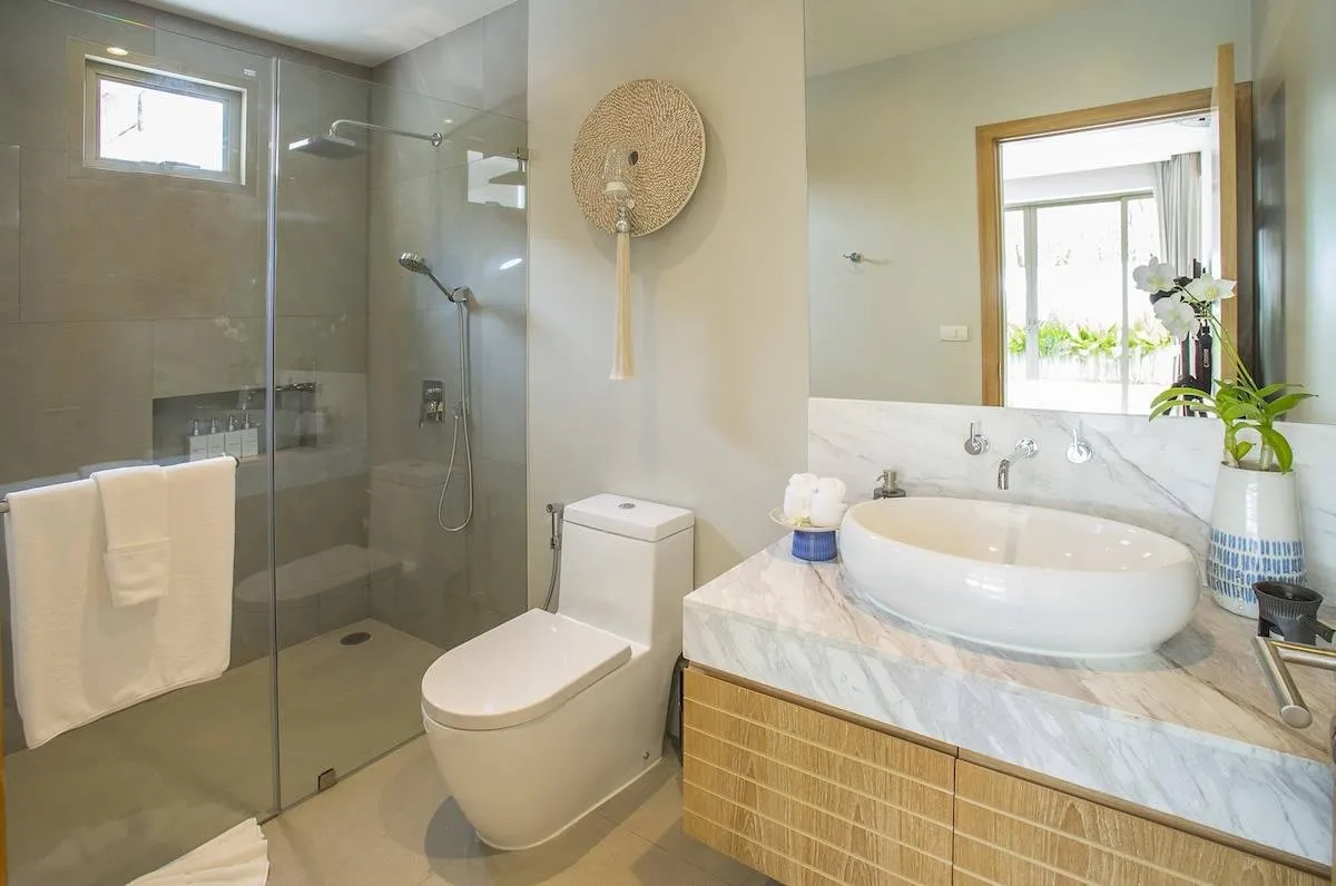 Property image - full photo 12