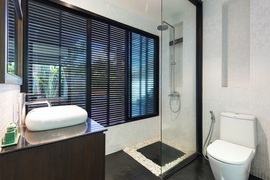 Property image - full photo 16