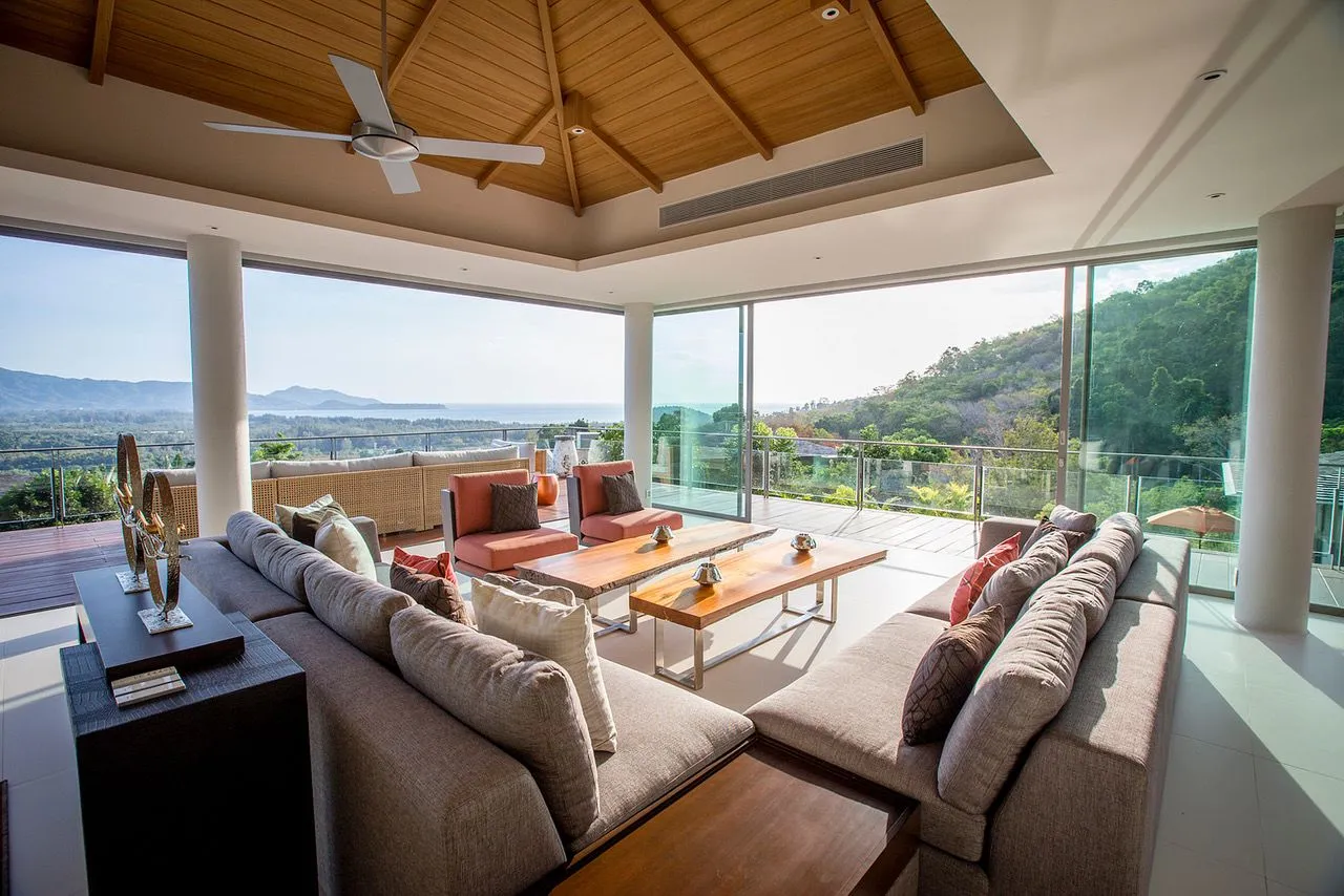 Property image - full photo 2