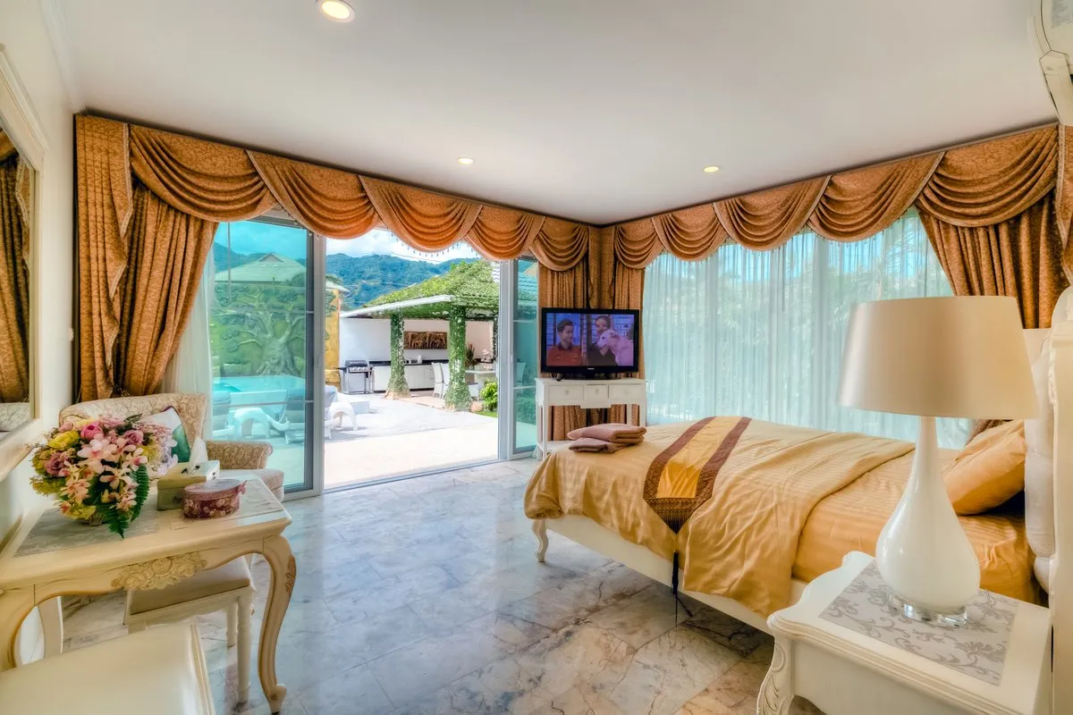 Property image - full photo 14