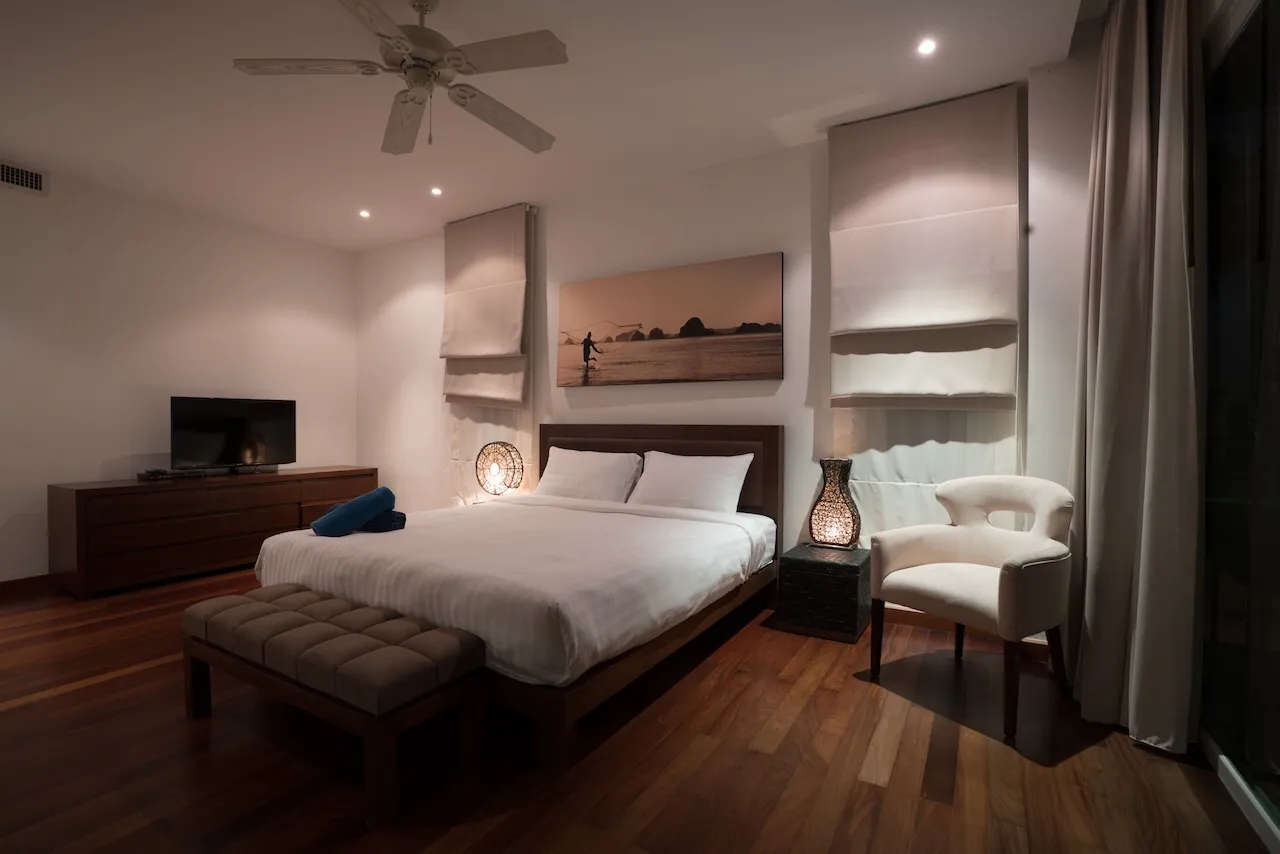 Property image - full photo 8