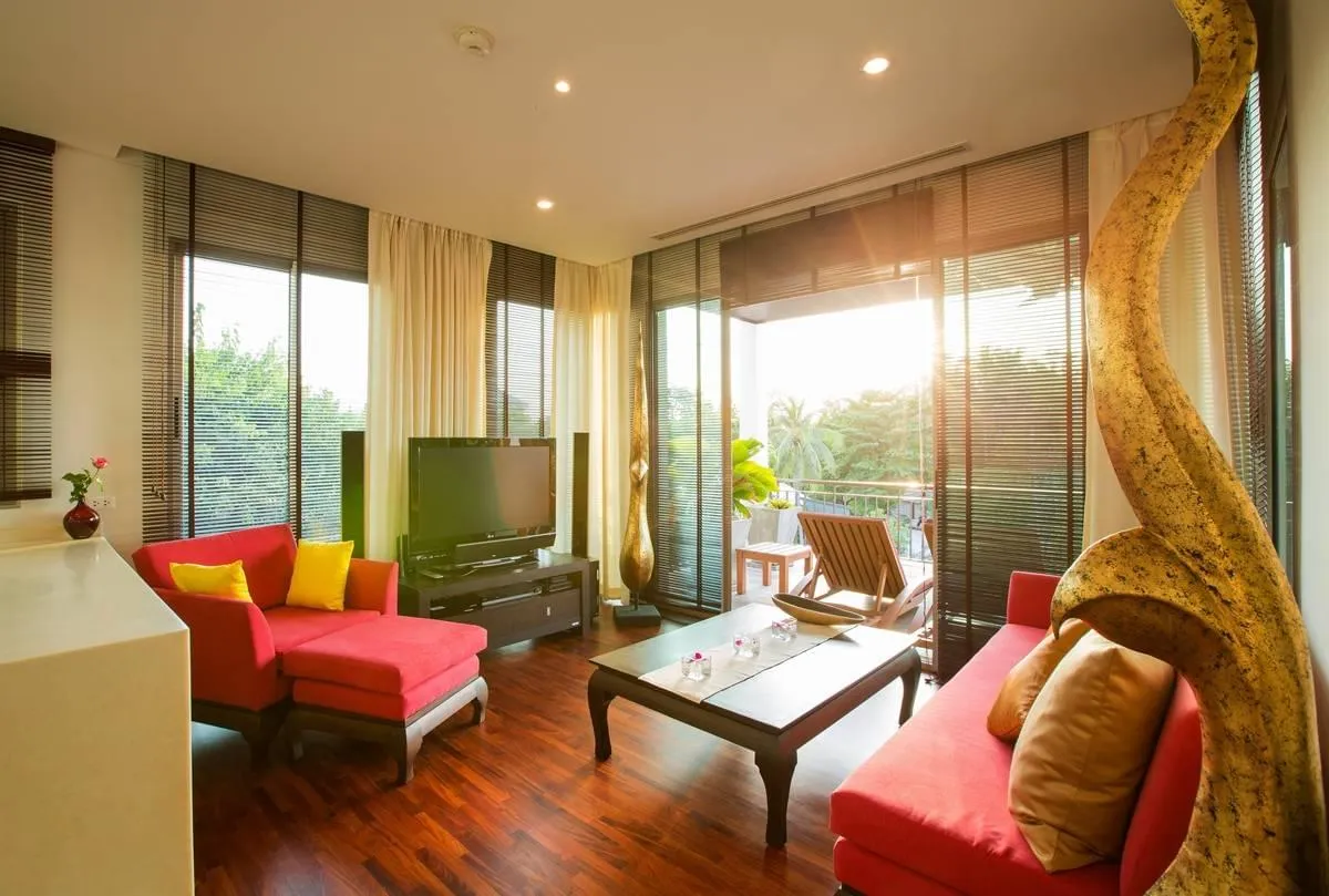 Property image - full photo 2