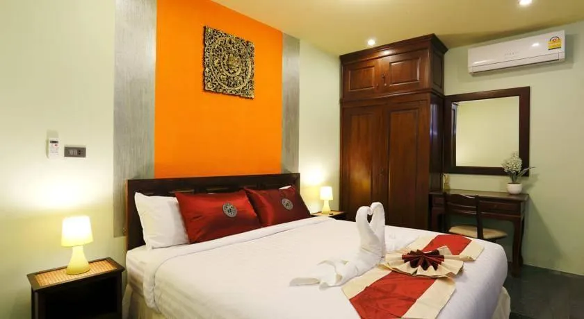 Property image - full photo 12