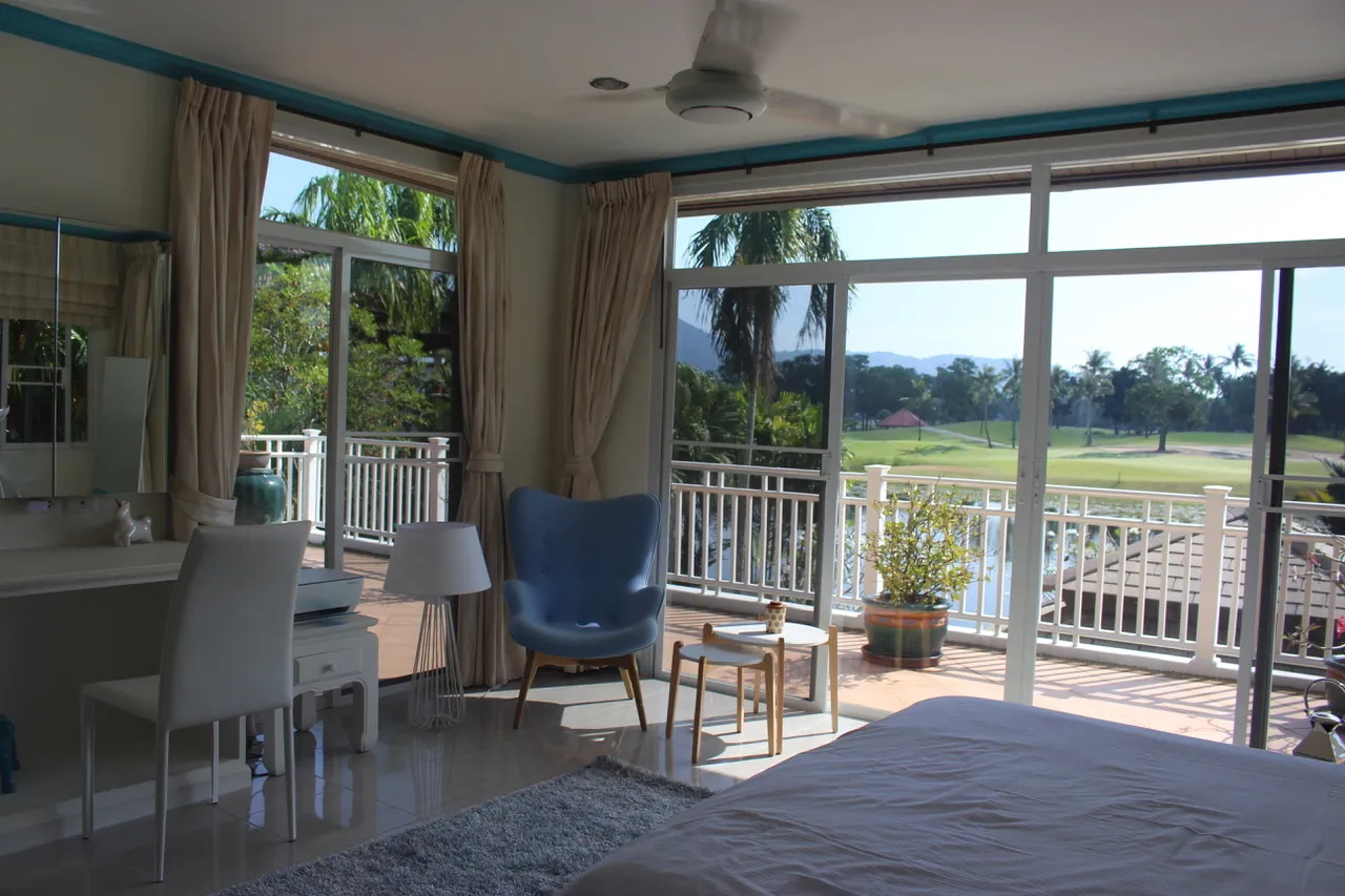 Property image - full photo 6