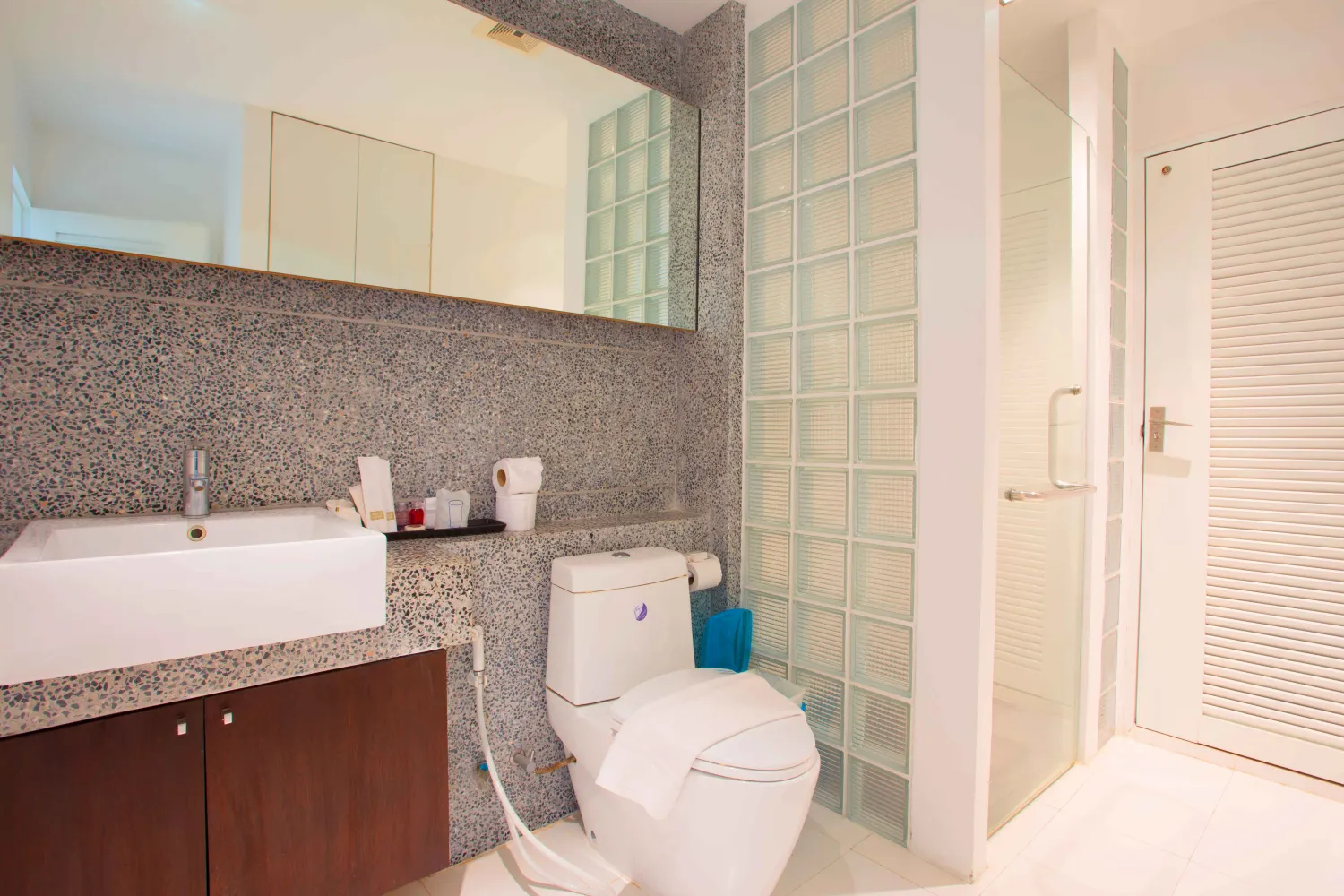 Property image - full photo 7