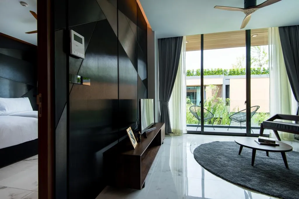 Property image - full photo 6