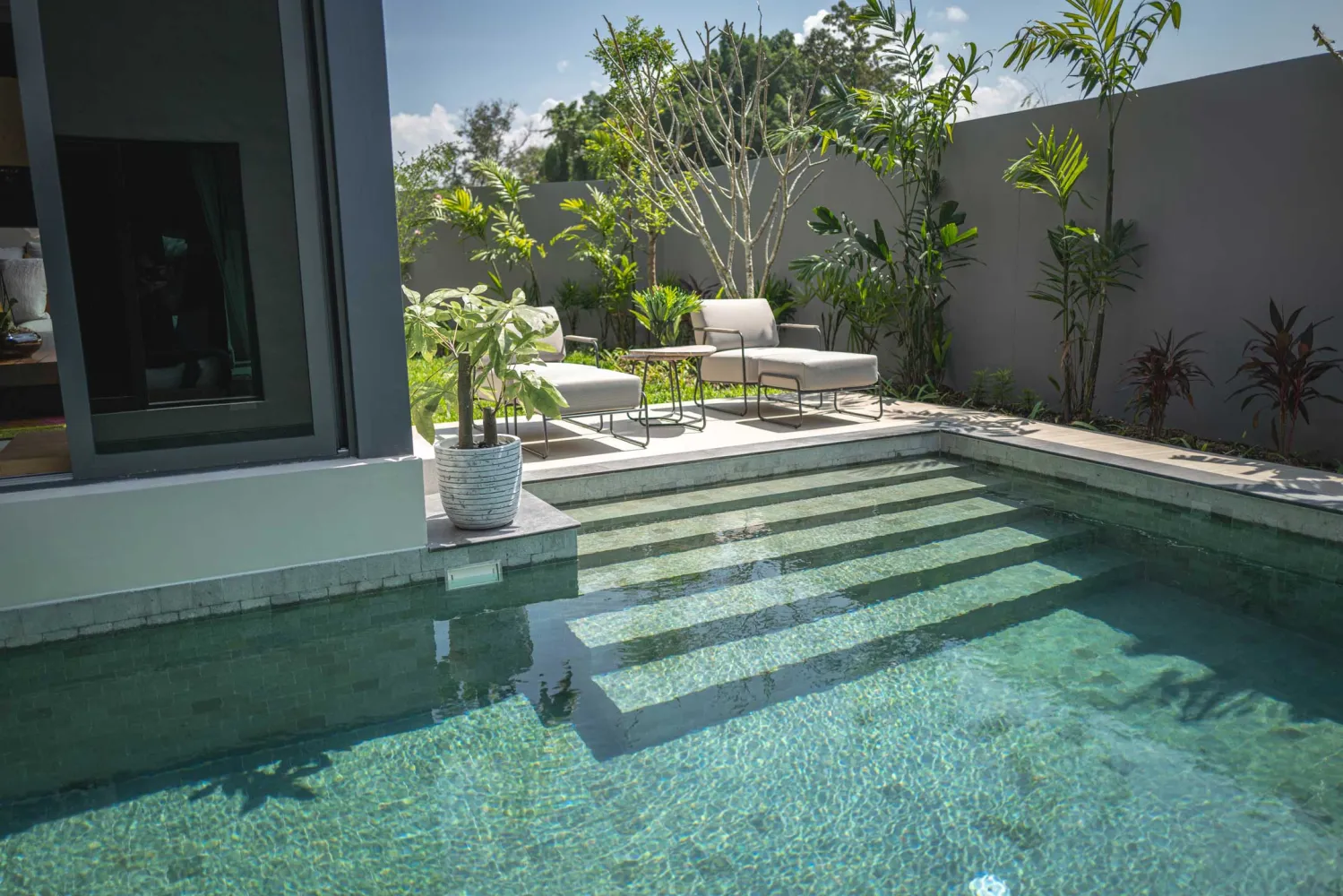 Property image - full photo 16