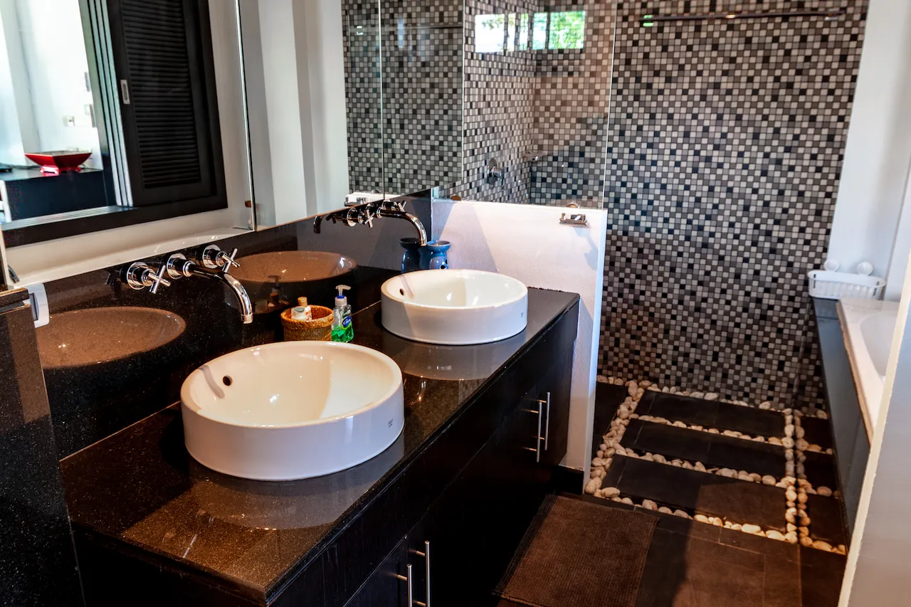 Property image - full photo 14