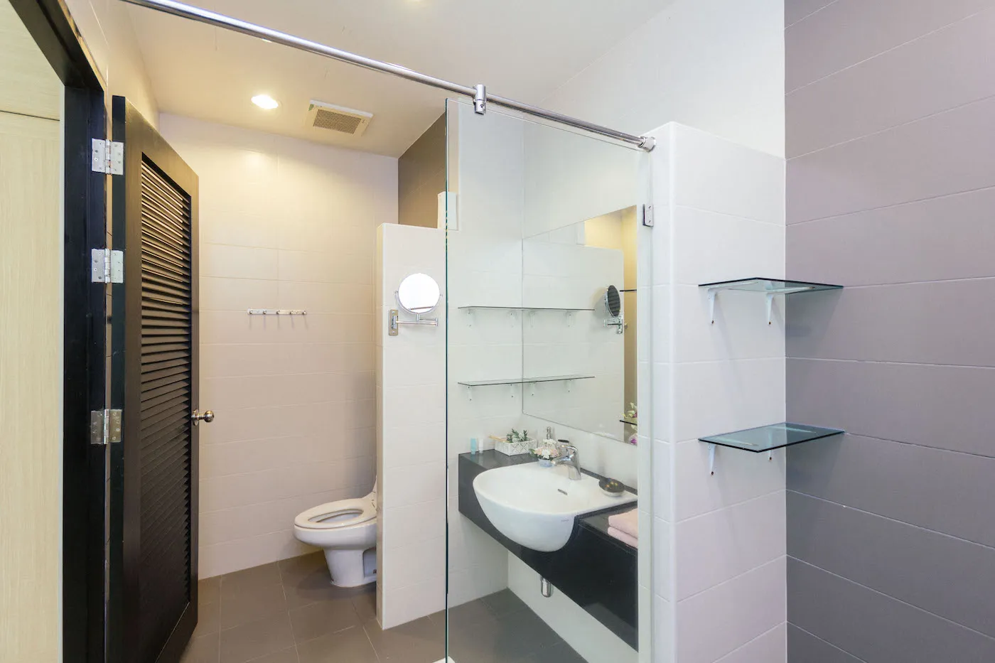 Property image - full photo 39