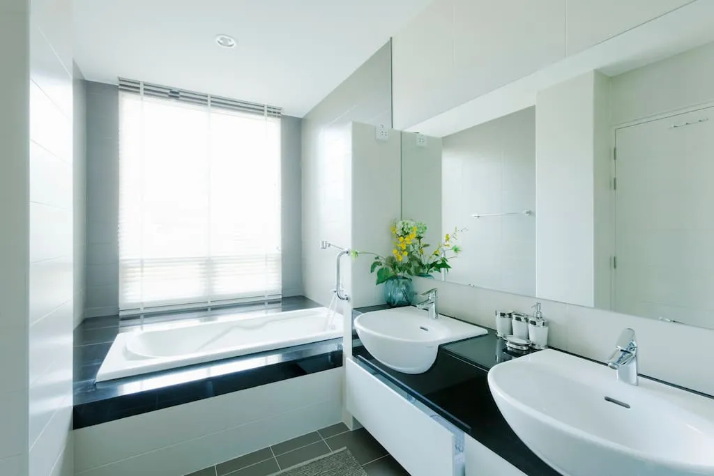 Property image - full photo 12