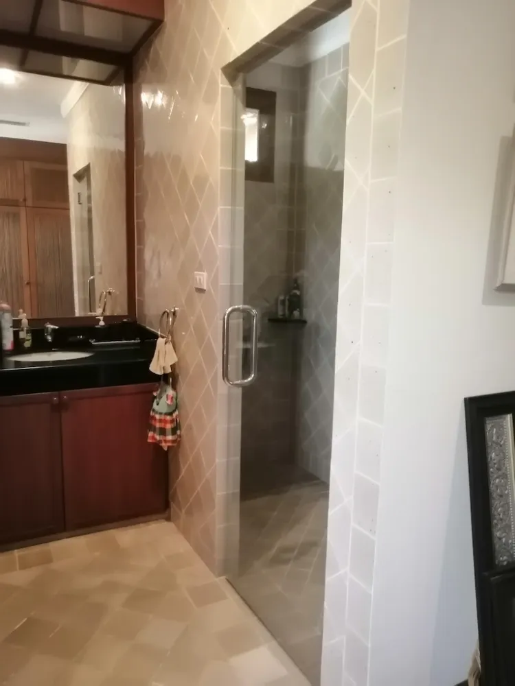 Property image - full photo 33