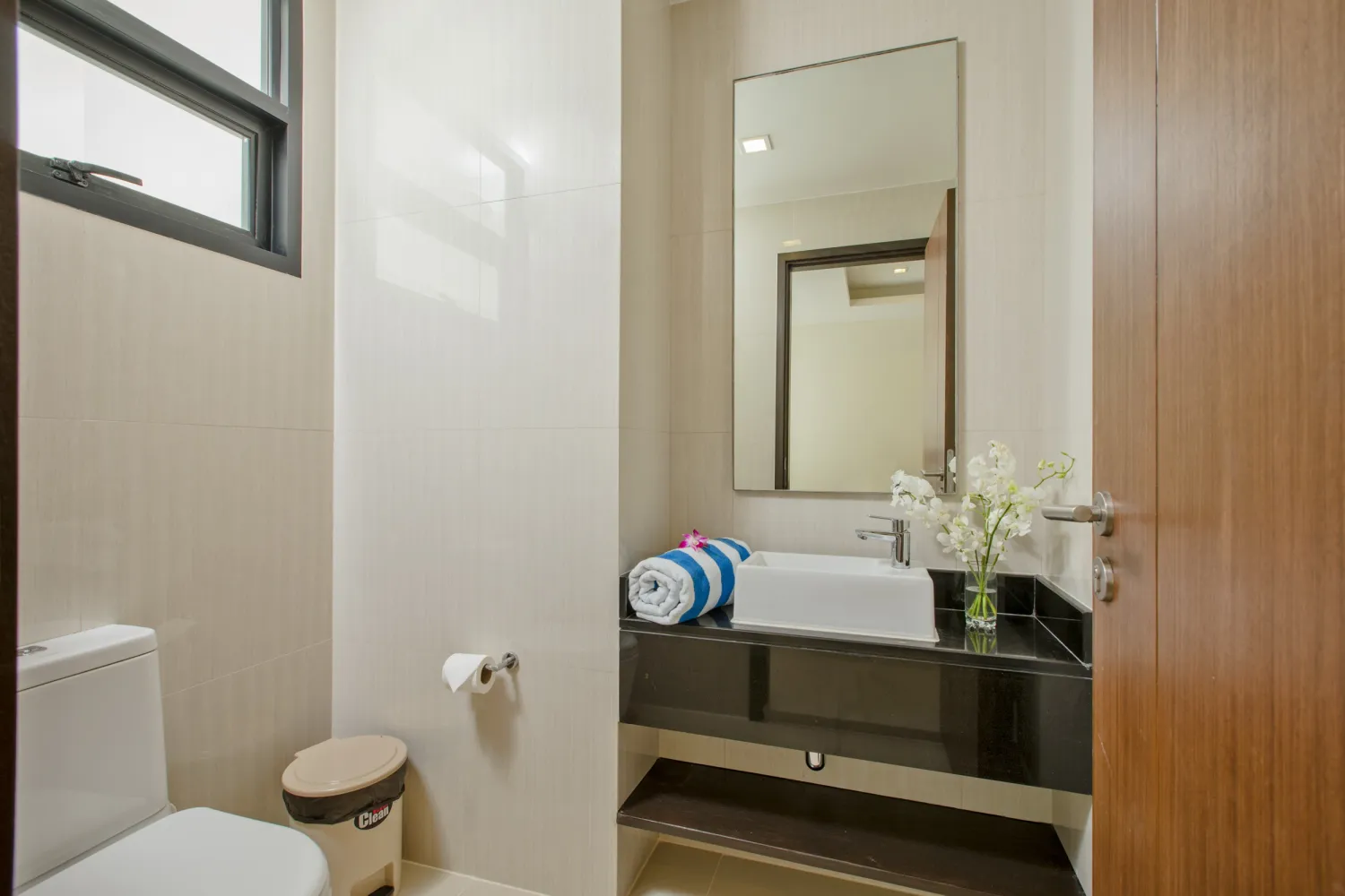 Property image - full photo 6