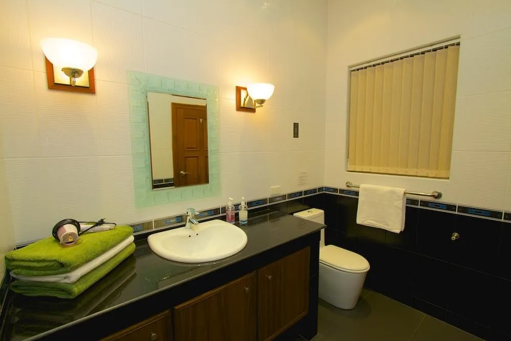 Property image - full photo 17