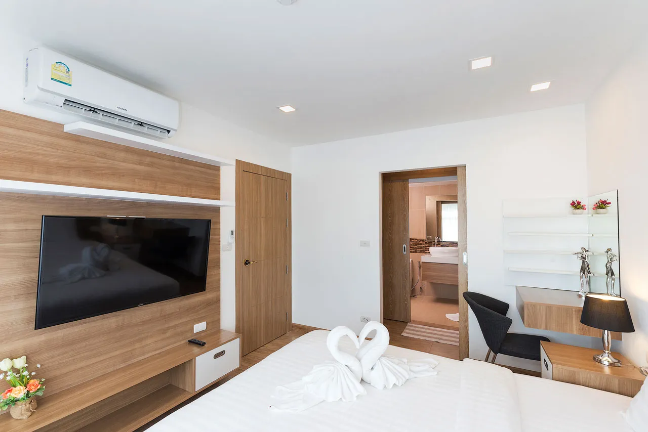 Property image - full photo 6
