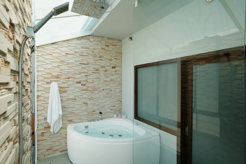 Property image - full photo 8