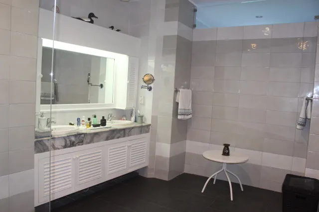 Property image - full photo 27