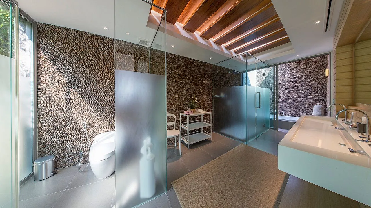 Property image - full photo 18