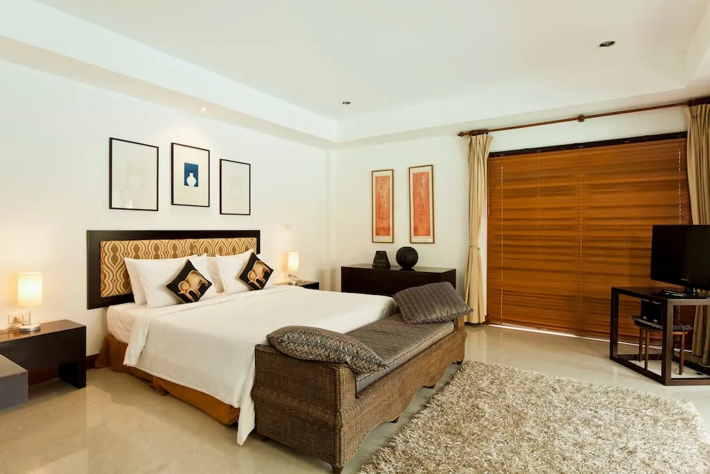 Property image - full photo 12