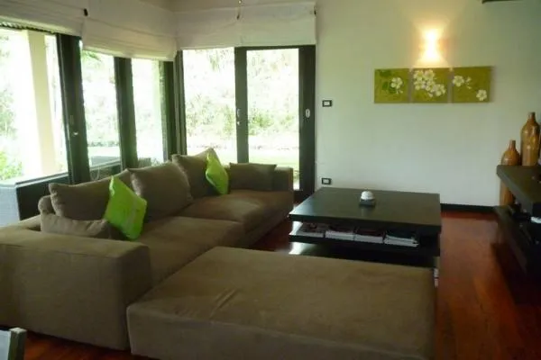 Property image - full photo 2
