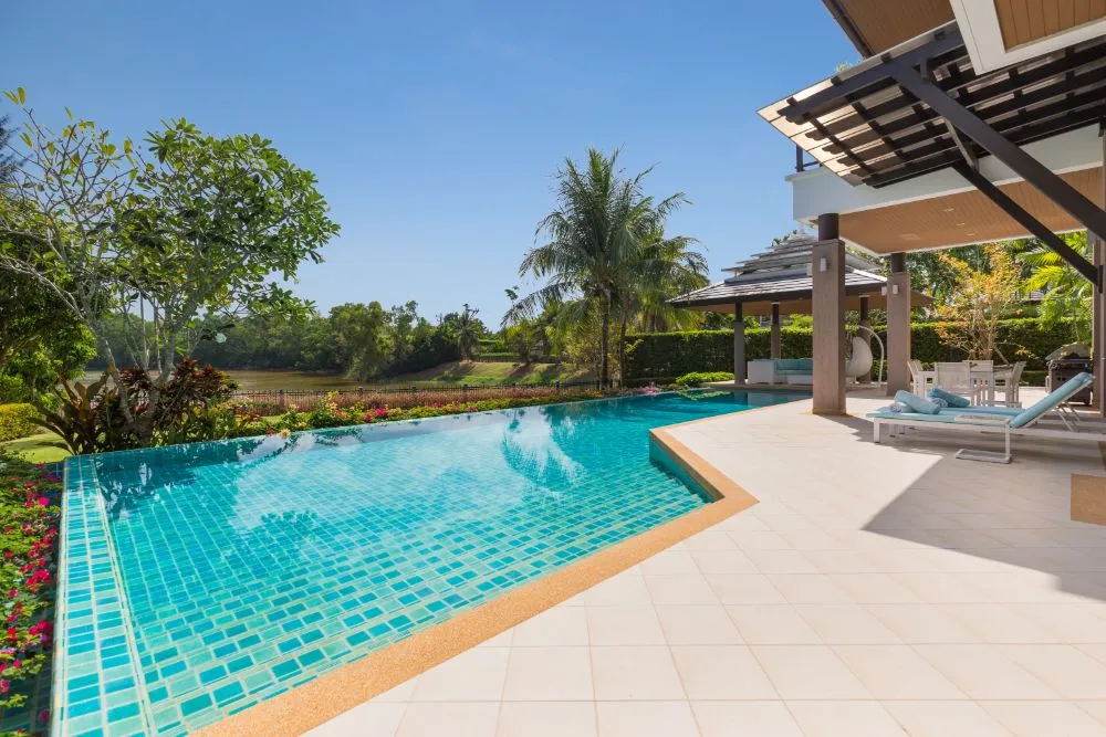Property image - full photo 19