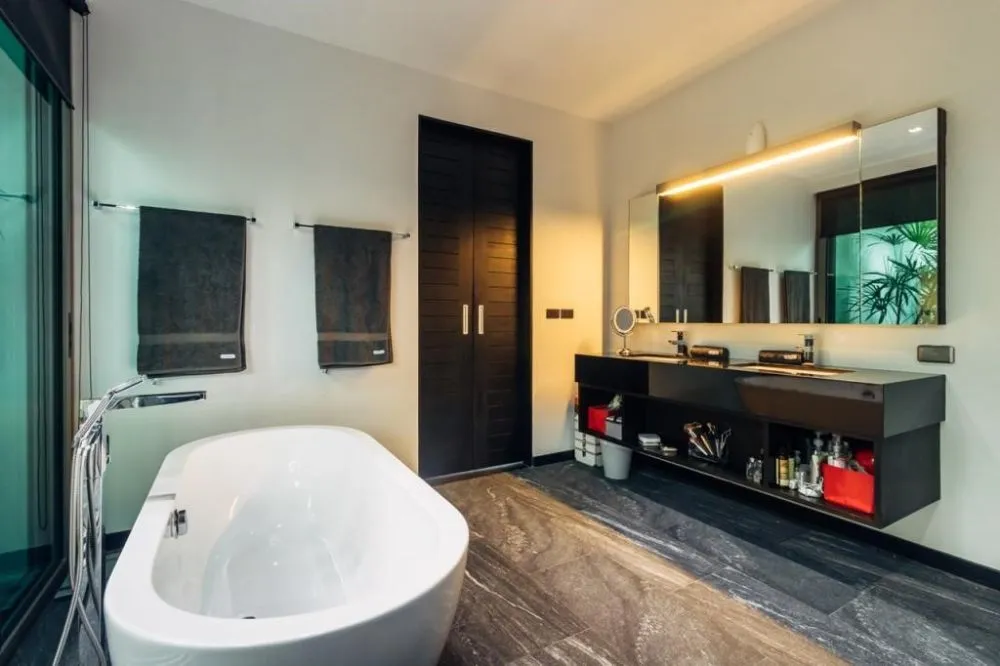 Property image - full photo 15