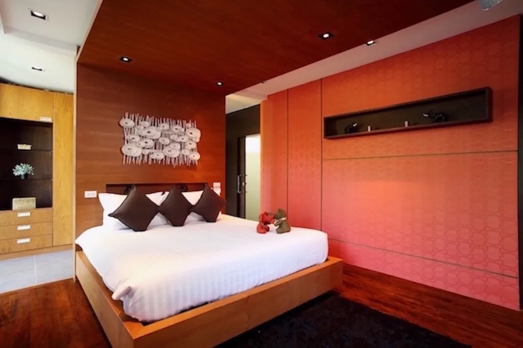 Property image - full photo 6