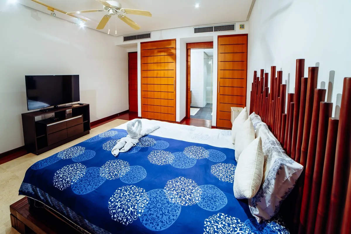 Property image - full photo 3