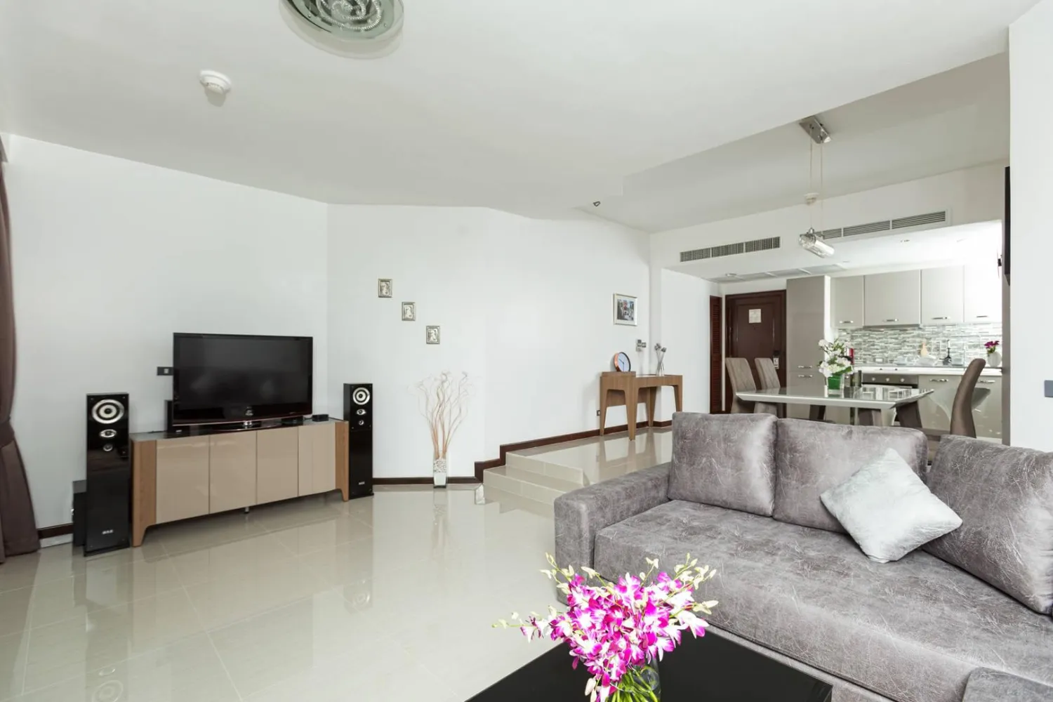 Property image - full photo 17