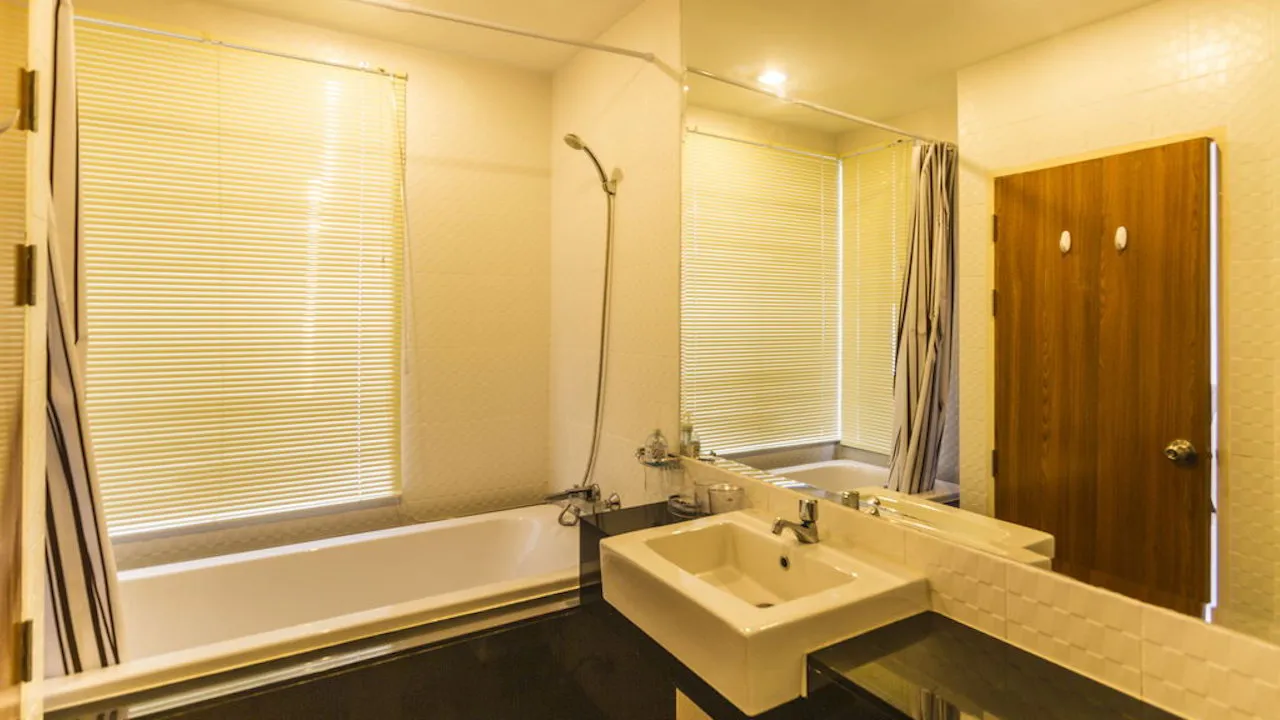 Property image - full photo 29