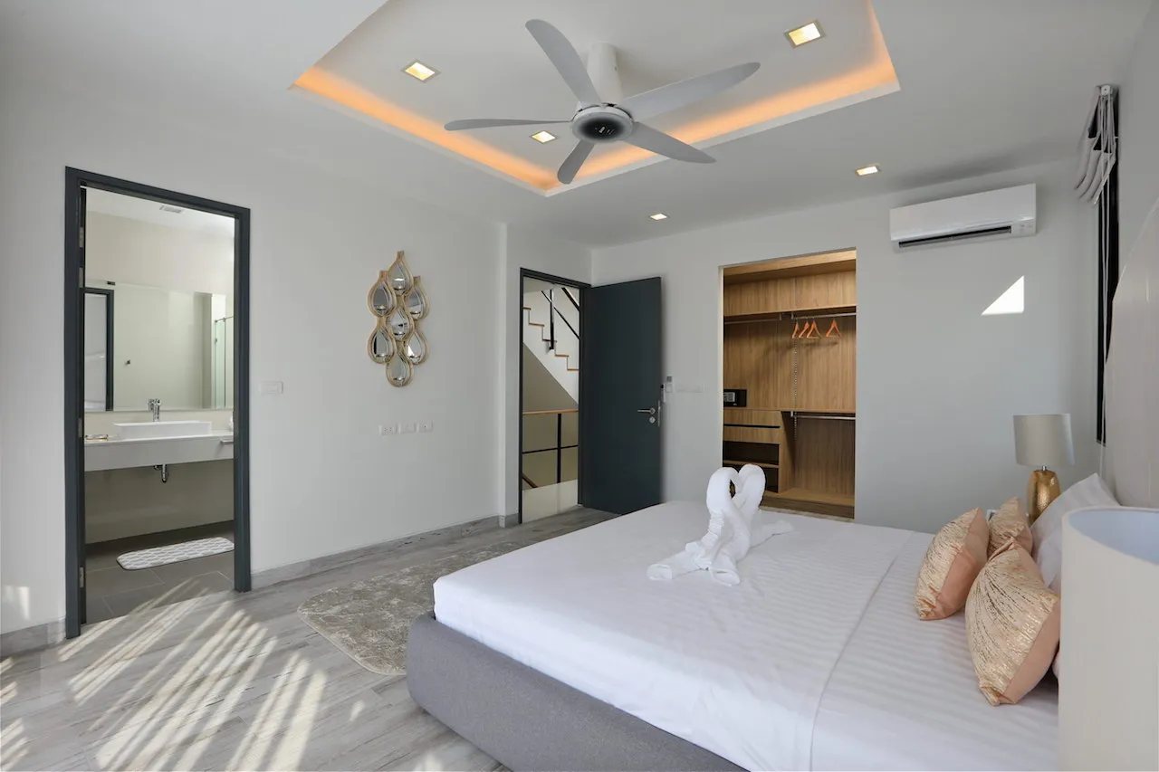 Property image - full photo 12