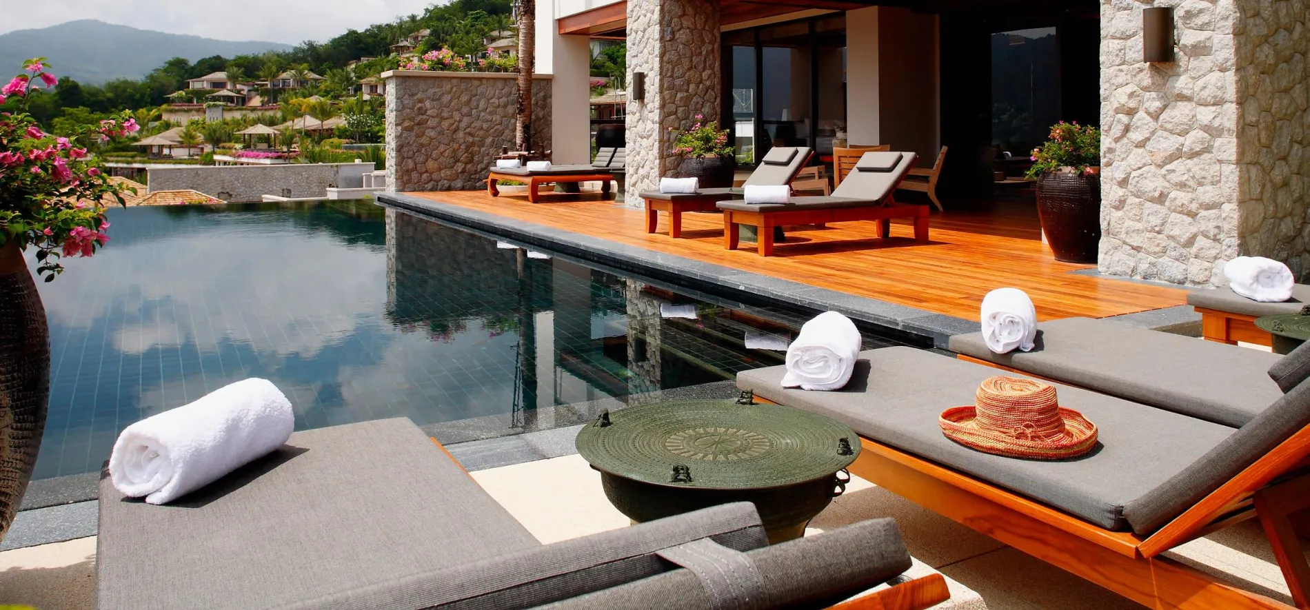 Property image - full photo 3
