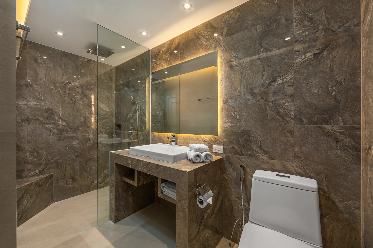 Property image - full photo 37