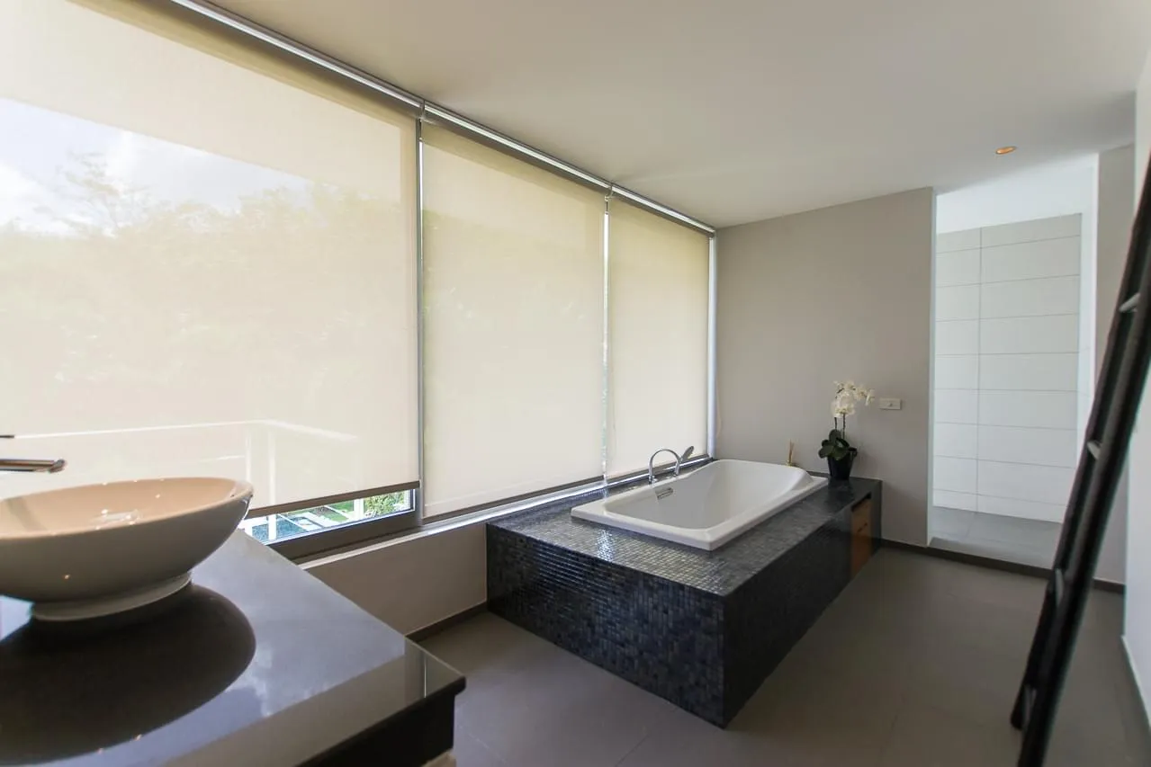Property image - full photo 36