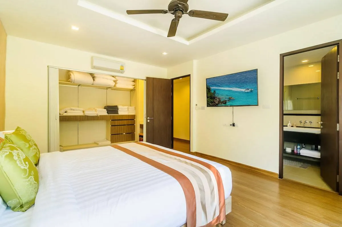 Property image - full photo 12