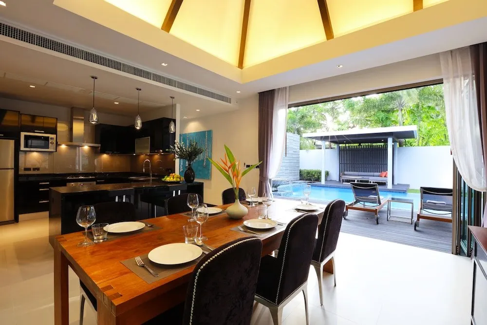 Property image - full photo 2