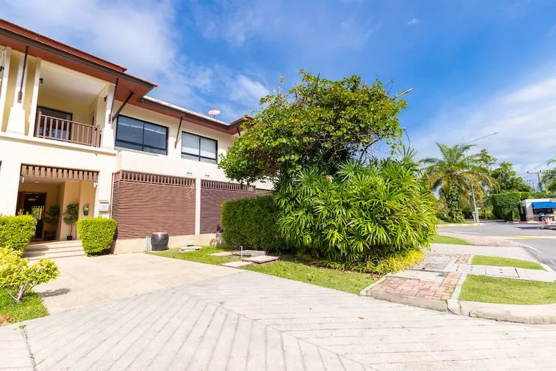 Property image - full photo 64