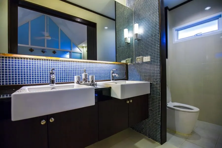 Property image - full photo 16