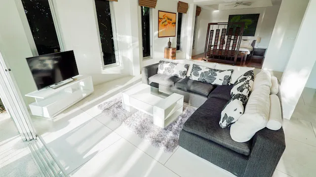Property image - full photo 16