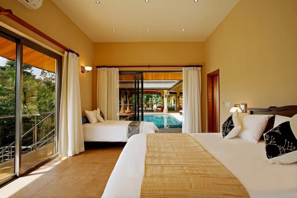 Property image - full photo 18