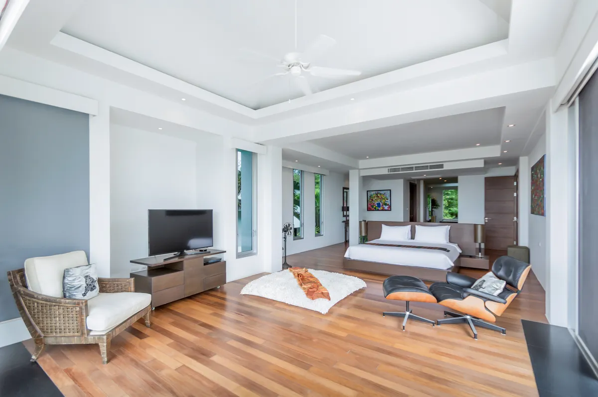 Property image - full photo 18