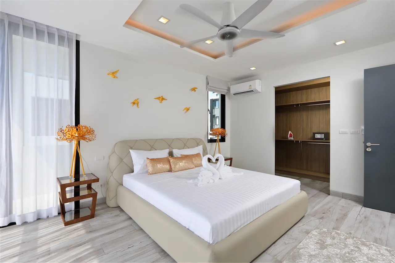 Property image - full photo 14
