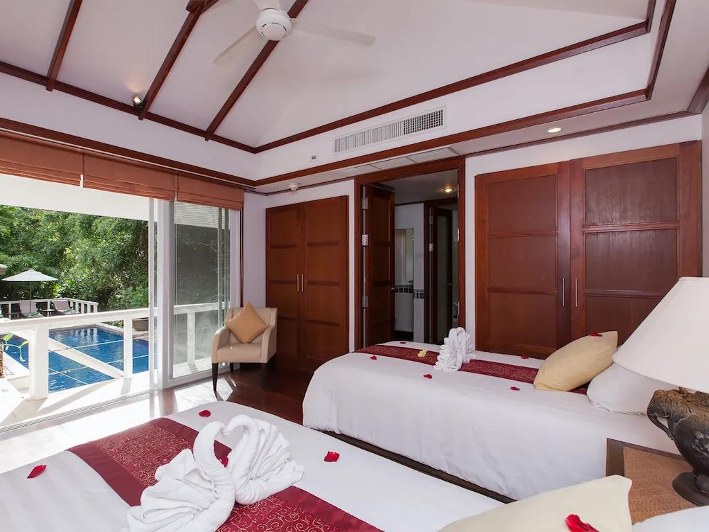 Property image - full photo 10