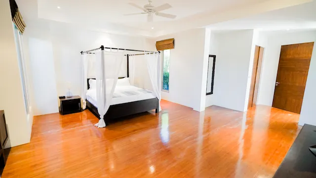 Property image - full photo 22