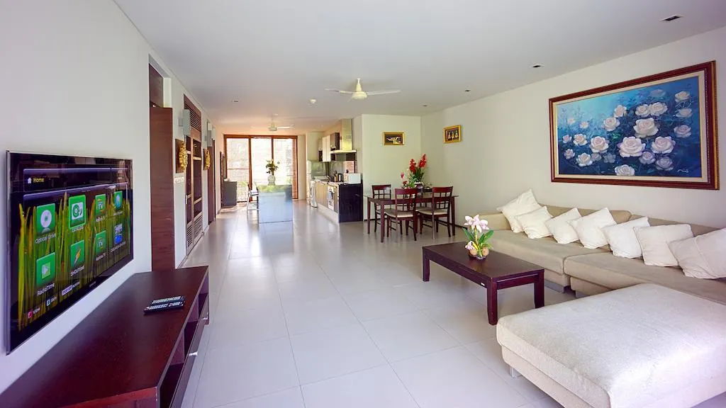 Property image - full photo 2