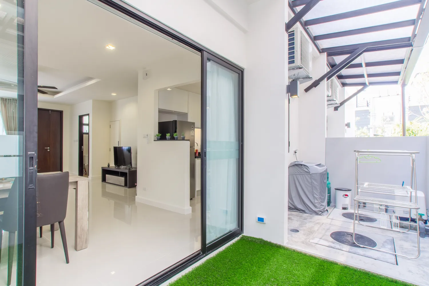 Property image - full photo 13