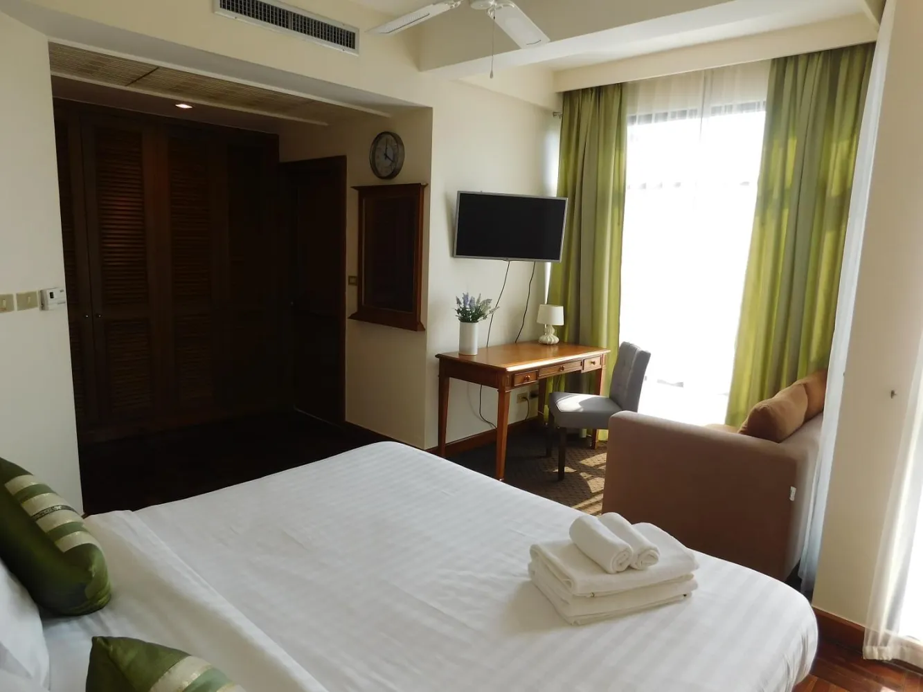 Property image - full photo 10