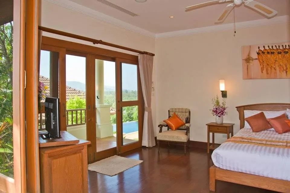Property image - full photo 16